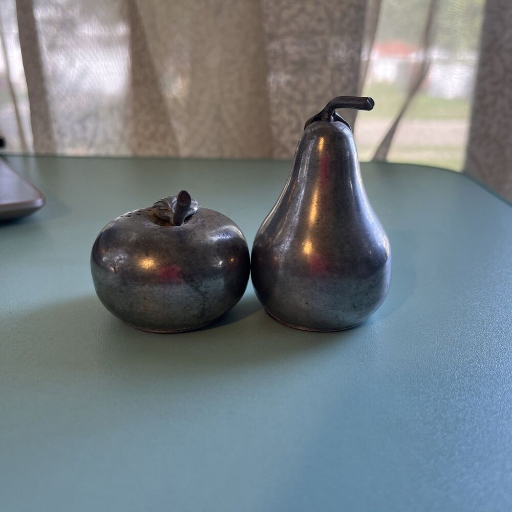 Kirk Stieff Pewter Apple and Pear Salt and Pepper Shakers With Stoppers 1970’s - Picture 2 of 8